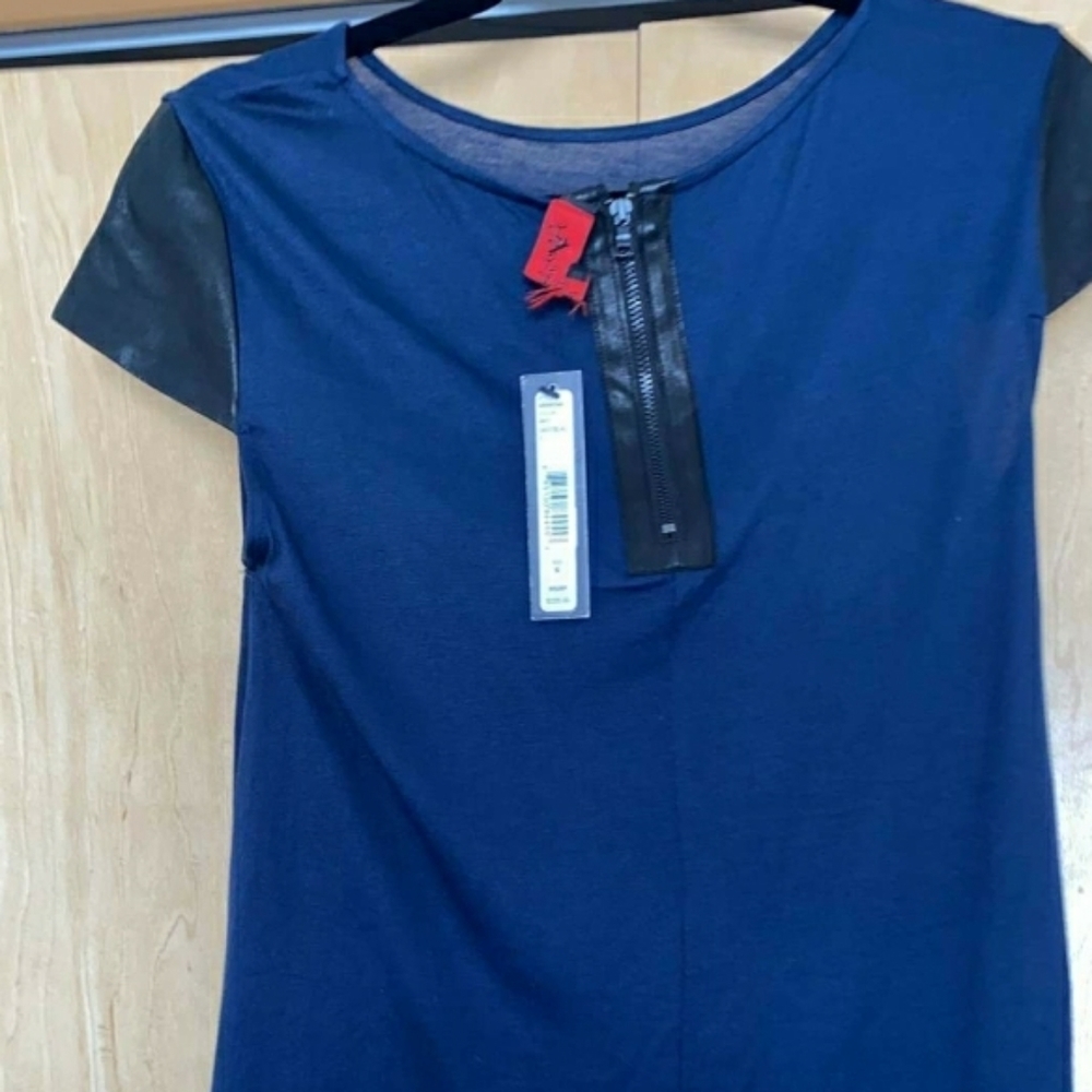Alice + Olivia Jersey Crop Short Sleeves T-Shirt - Picture 4 of 9
